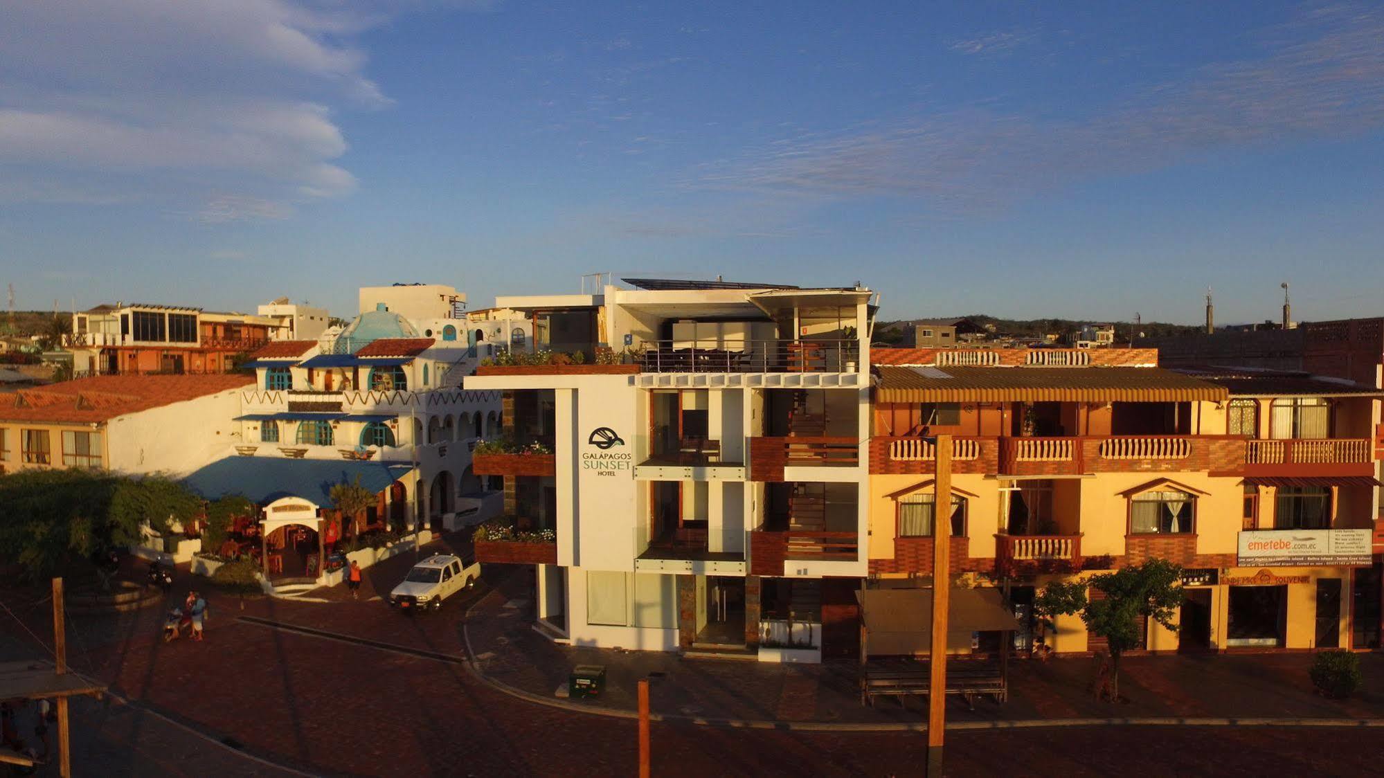 Galapagos Sunset Hotel ปูแอร์โต บาเกริโซ โมเรโน ภายนอก รูปภาพ