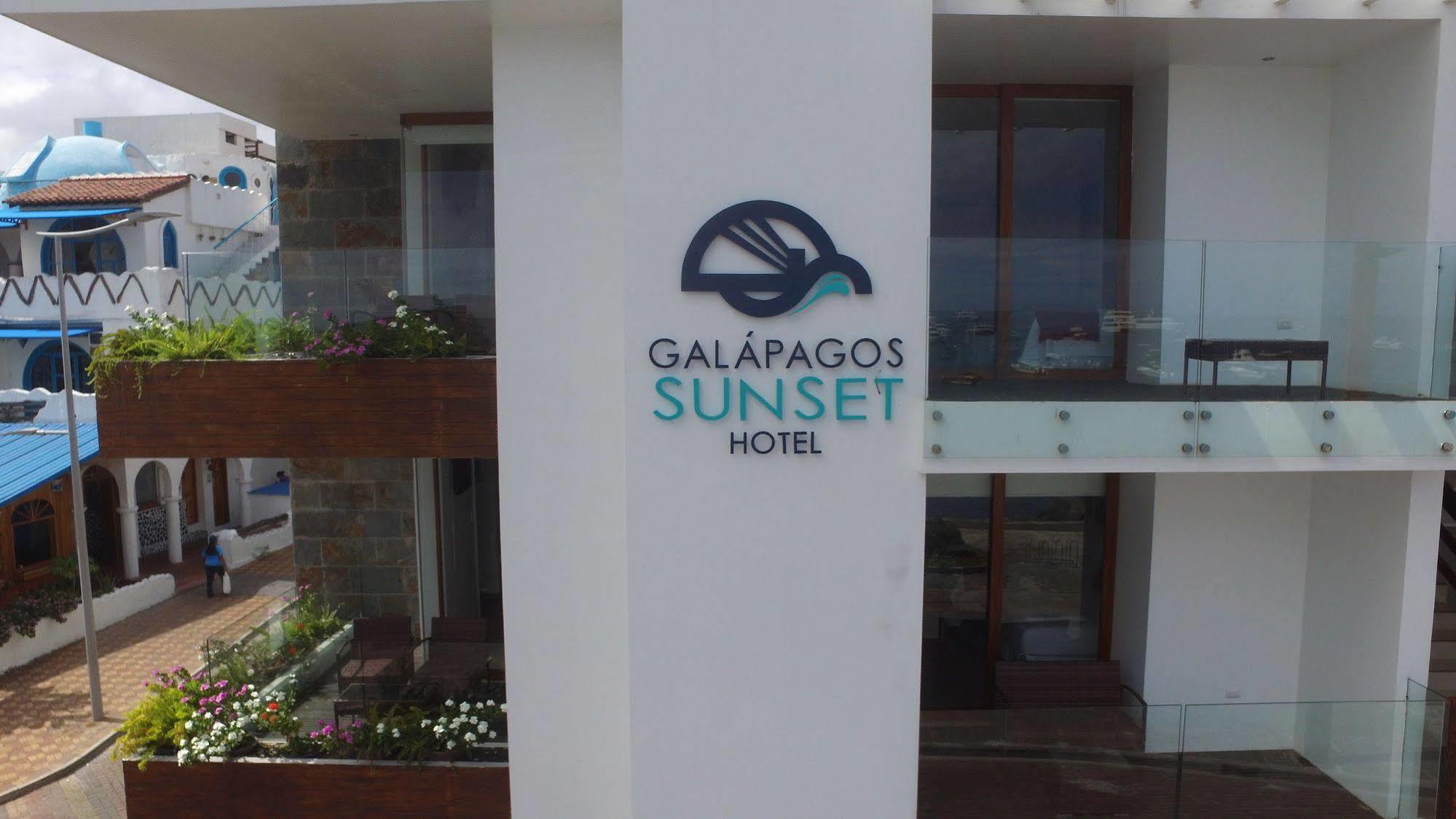 Galapagos Sunset Hotel ปูแอร์โต บาเกริโซ โมเรโน ภายนอก รูปภาพ