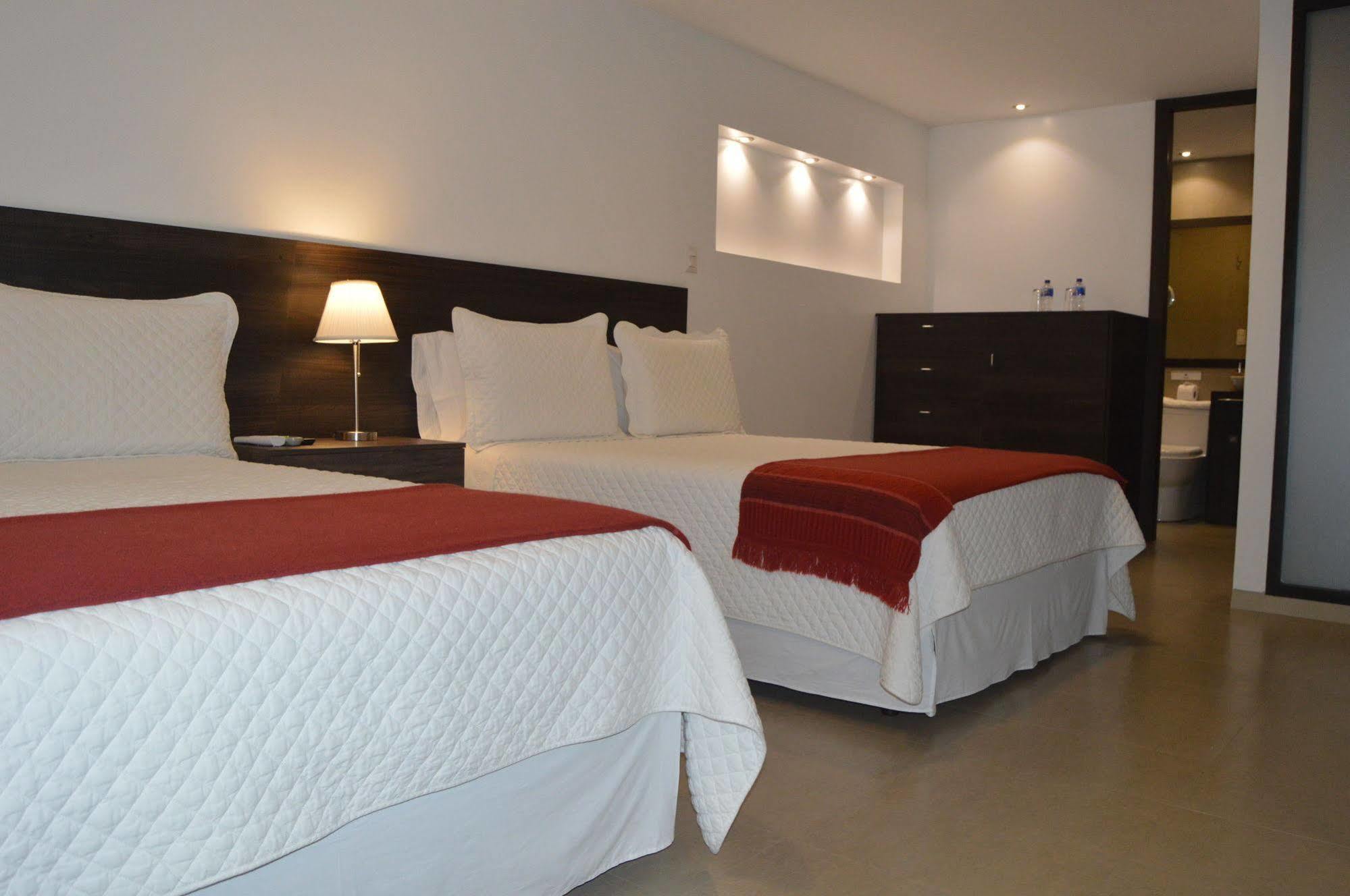 Galapagos Sunset Hotel ปูแอร์โต บาเกริโซ โมเรโน ภายนอก รูปภาพ