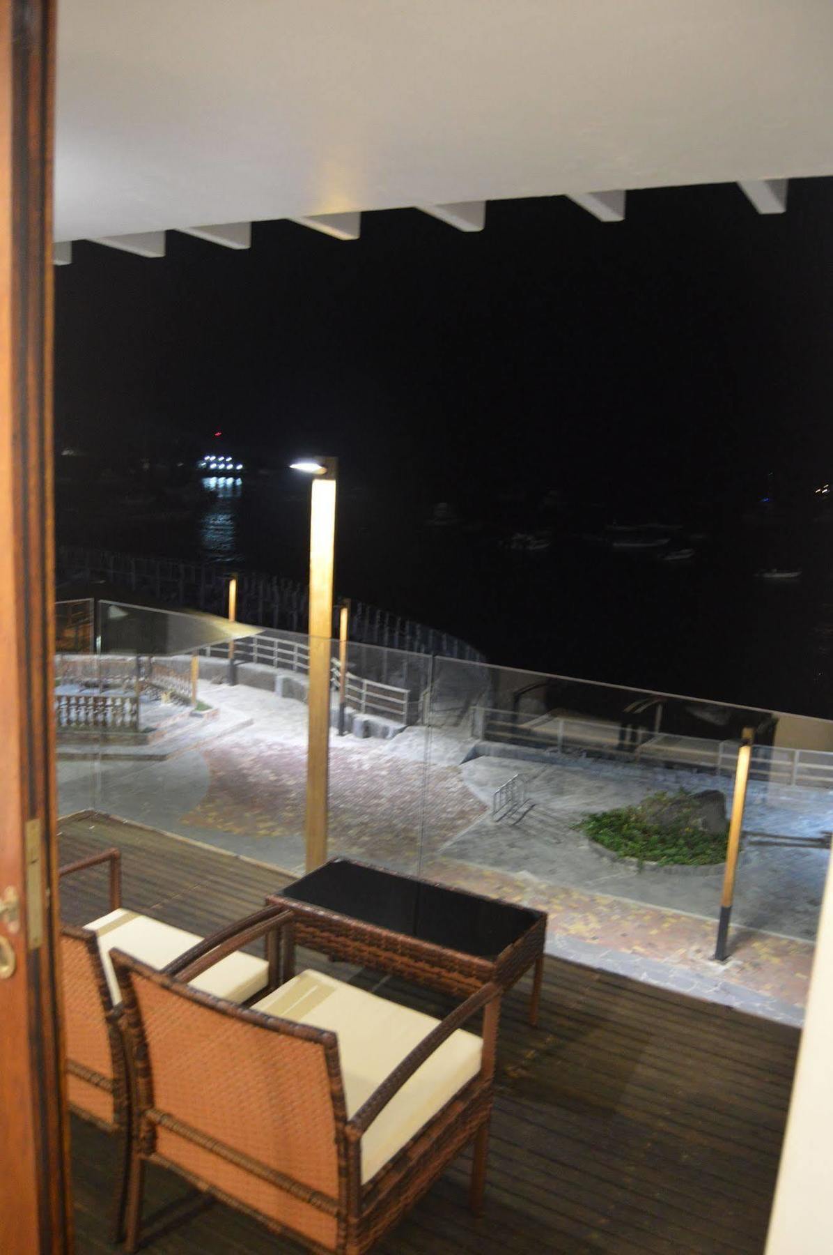 Galapagos Sunset Hotel ปูแอร์โต บาเกริโซ โมเรโน ภายนอก รูปภาพ