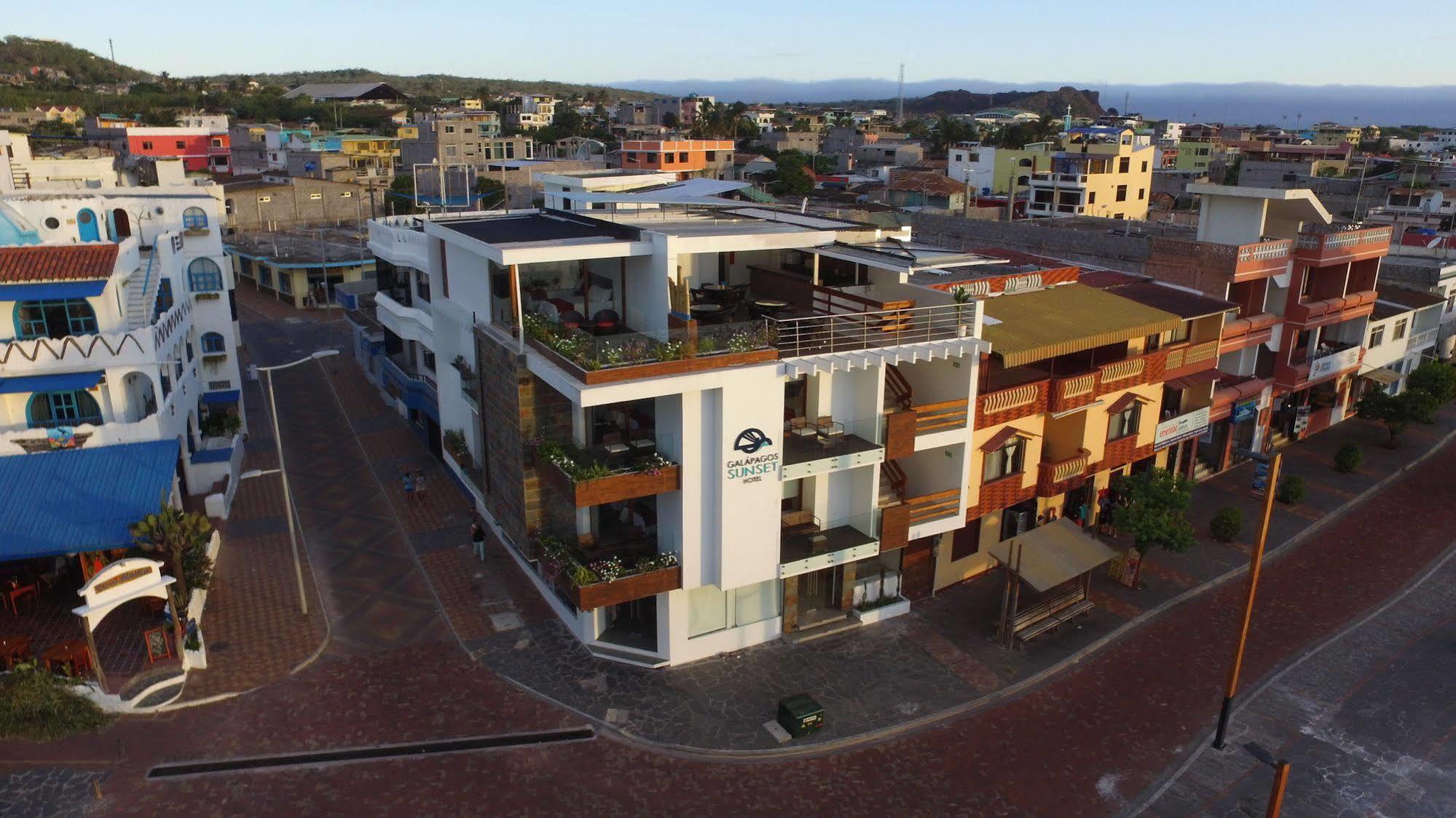 Galapagos Sunset Hotel ปูแอร์โต บาเกริโซ โมเรโน ภายนอก รูปภาพ